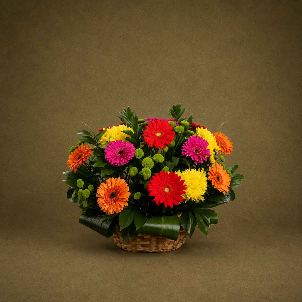 Корзина с герберами